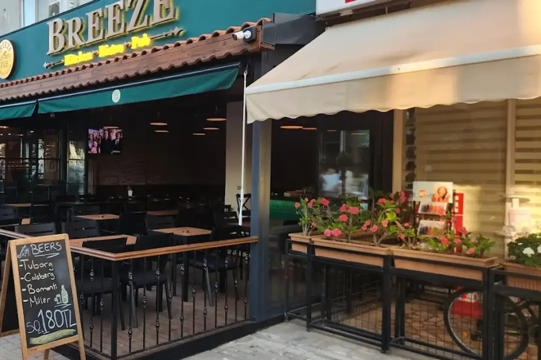 Breeze pub&bistro 1