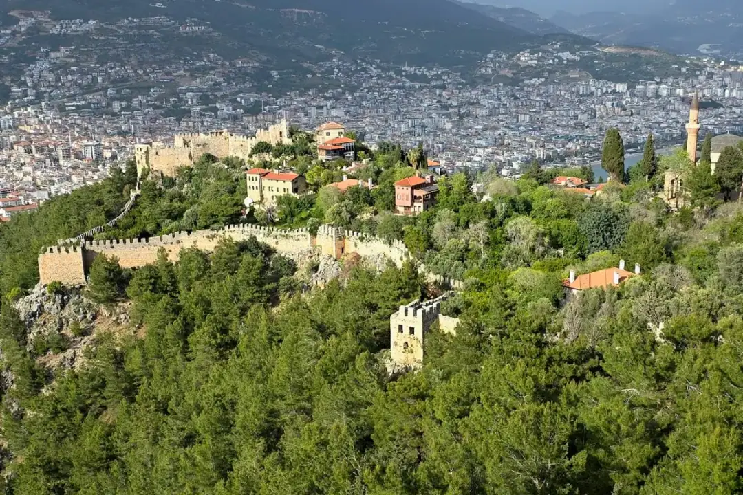 Ehmedek Kalesi