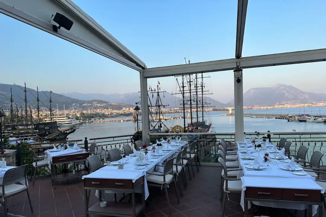 Kaptans Güverte Restaurant & Bar