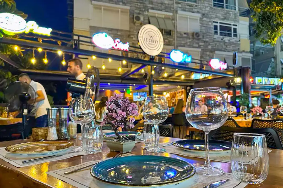 Le Chevy Restaurant 1