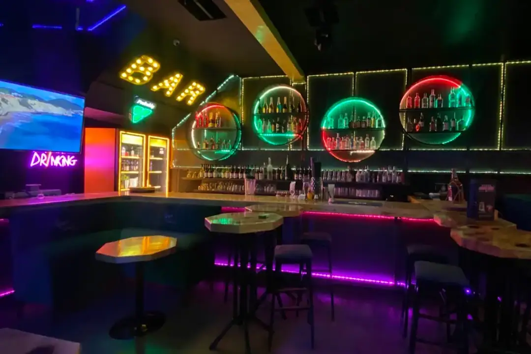 Tipsy club